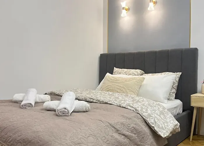 Carina Downtown Spot * Budapesta