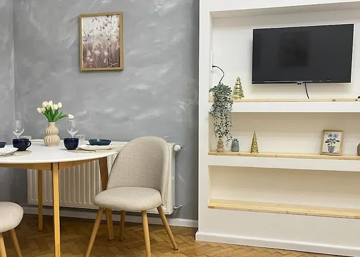 Carina Downtown Spot